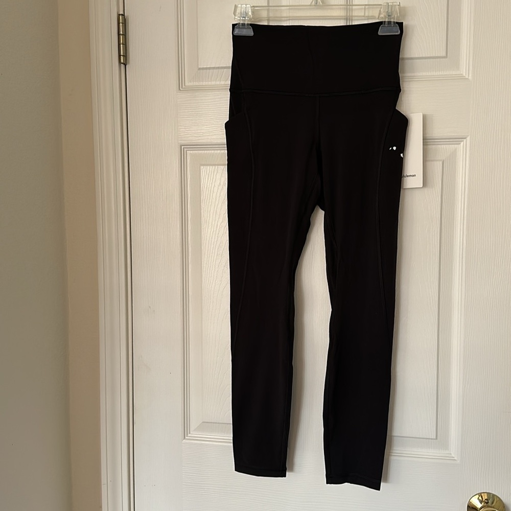 LULULEMON Black Align HR Pant 25” Pockets Hawaii Islands Waikiki Leggings 6 🖤 - Picture 2 of 7